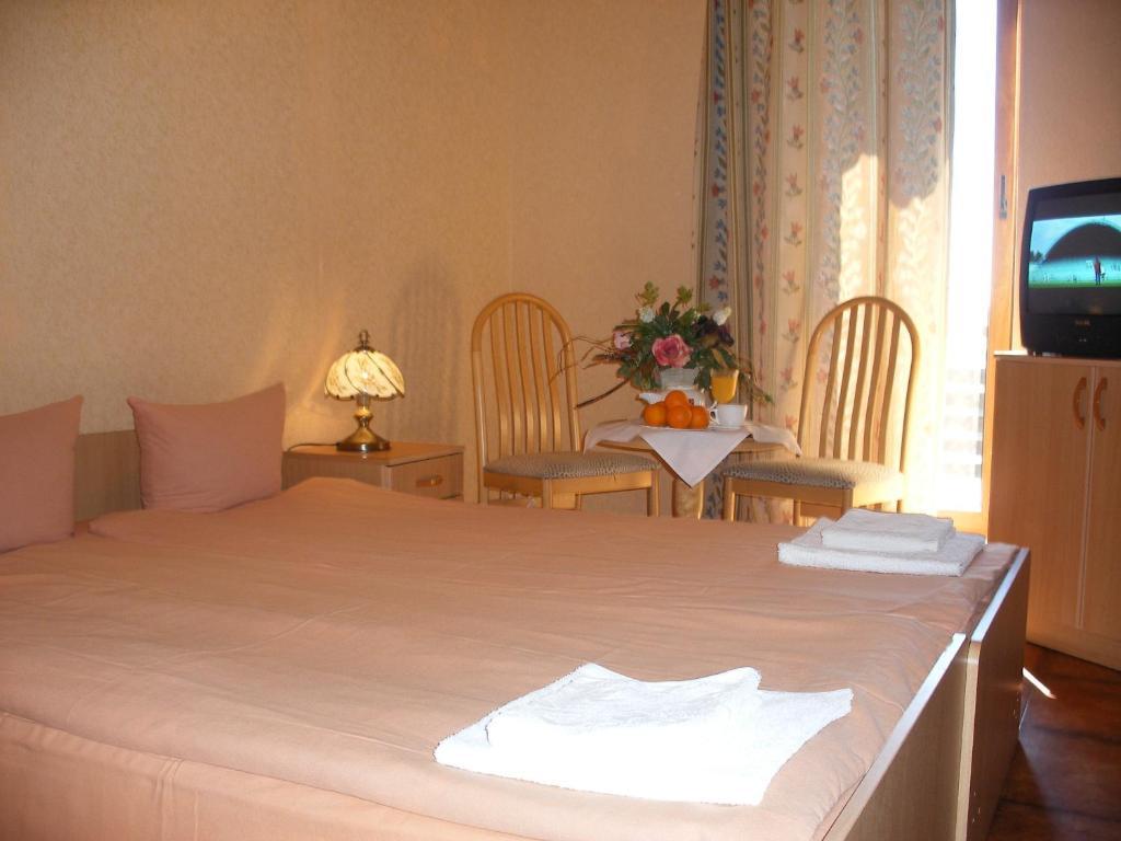 Tvirtove Prie Didziulio Hotel Dėdeliškės Quarto foto